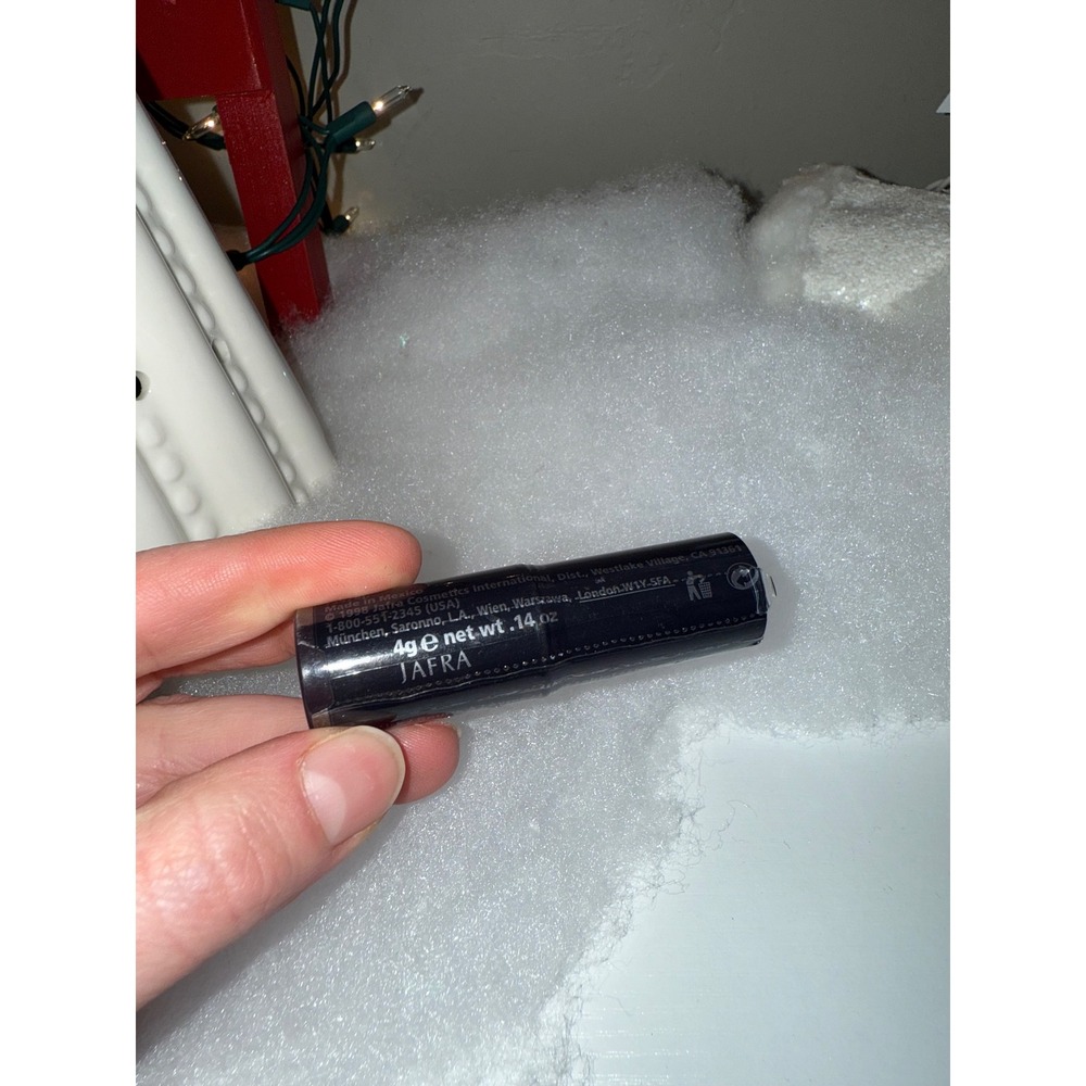 JAFRA Long Lasting Lipstick Berry‎ Kiss Shade 4g Net Wt 14 Oz Women